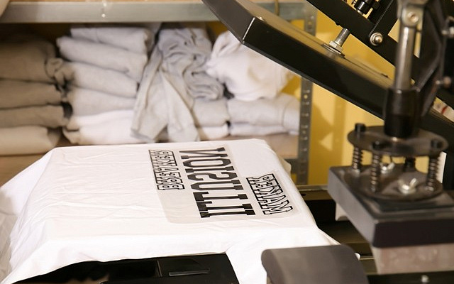 Шелкографии